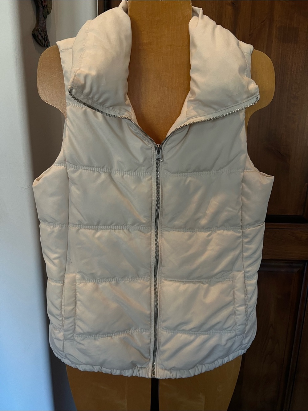 Old Navy Cream beige puffy vest zip front size small